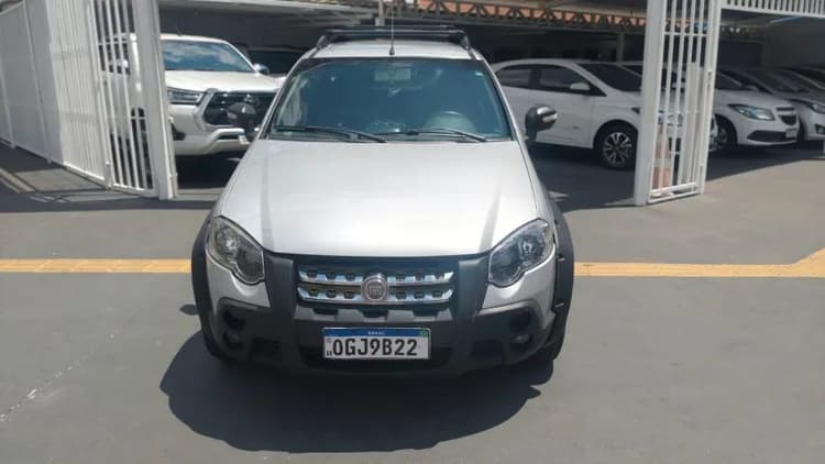 Fiat Strada Adv.1.8 16V Dualogic Flex CD 2012