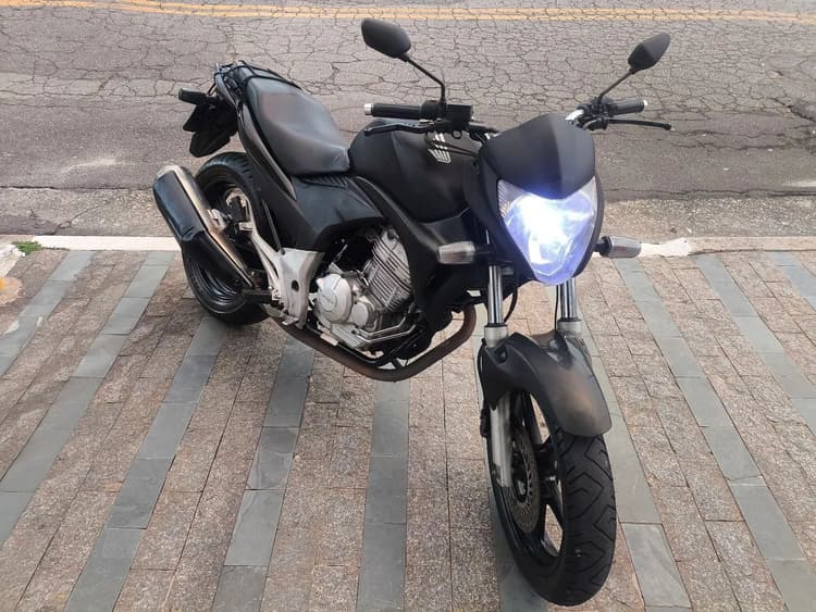 Honda - CB300 (Semi-nova)