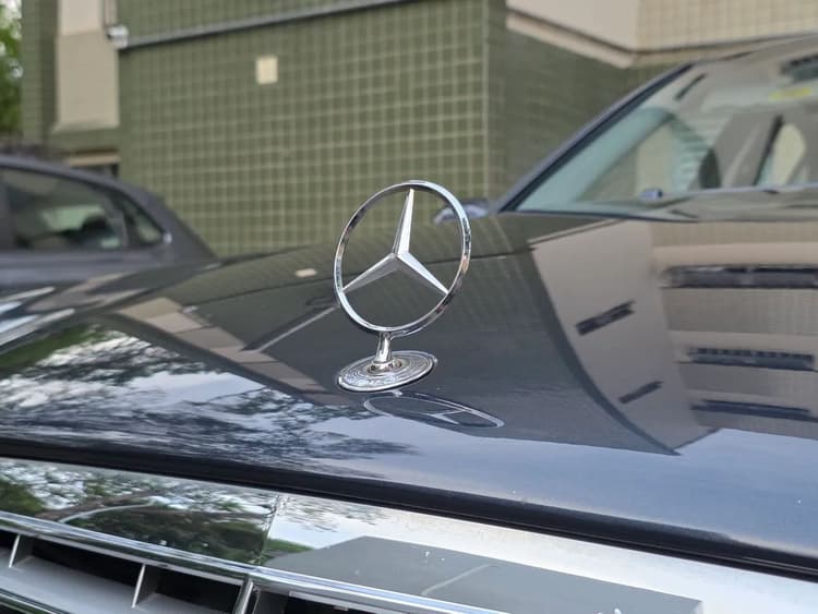 Mercedes-Benz E-240 Elegance 2004
