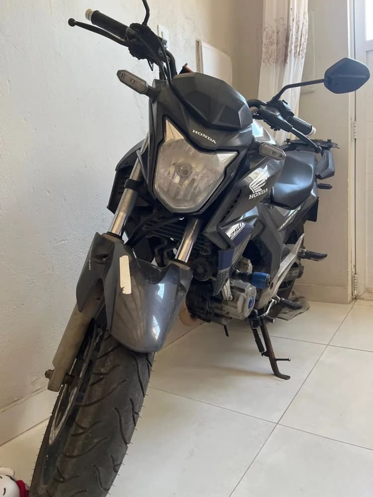 CB Twister 250cc Moto