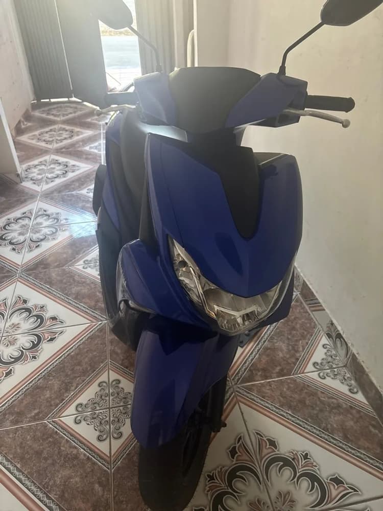 Yamaha Fluo semi nova