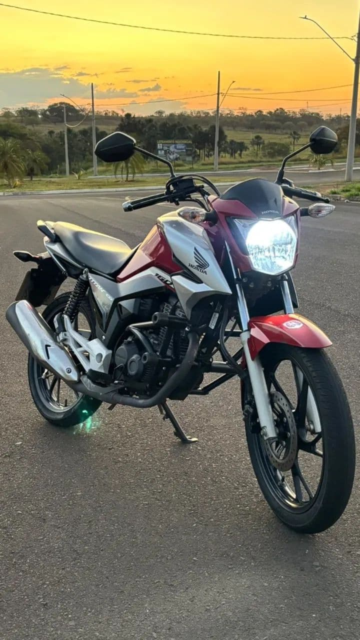 Titan 160 
