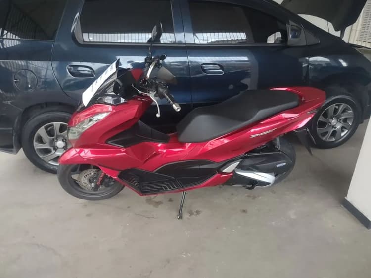 vendo PCX muito nova