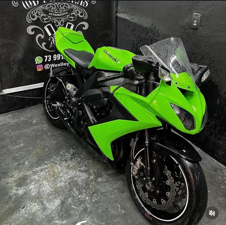 Moto sem detalhes 