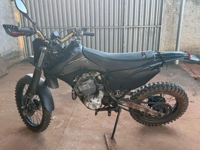 Moto de trilha 400cc