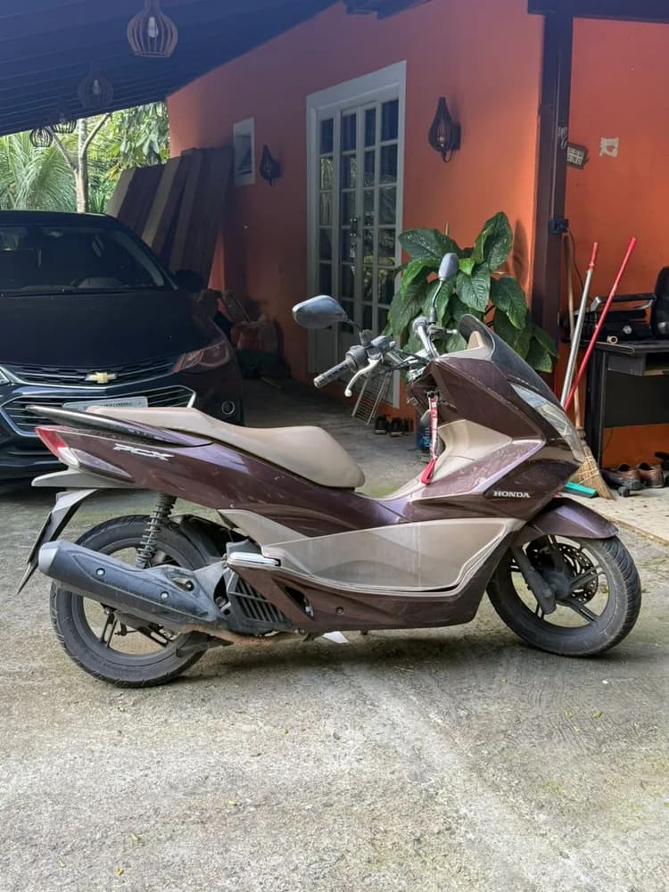PCX DLX 2017