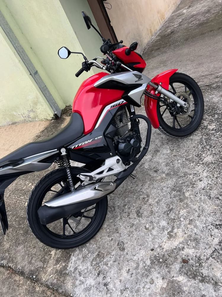 Titan 160