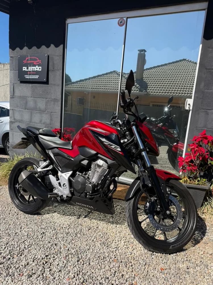 CB 300F Twister 
