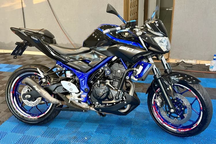 Moto MT03 