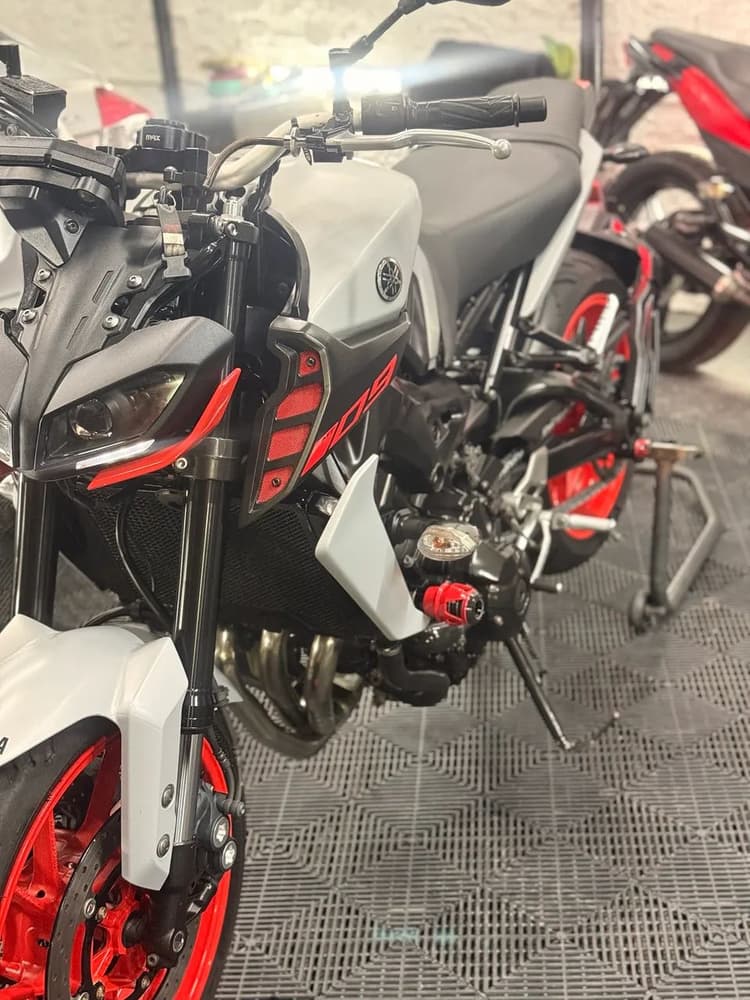 MT 09