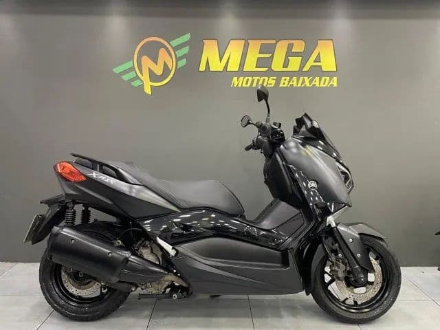 Yamaha Xmax 2022