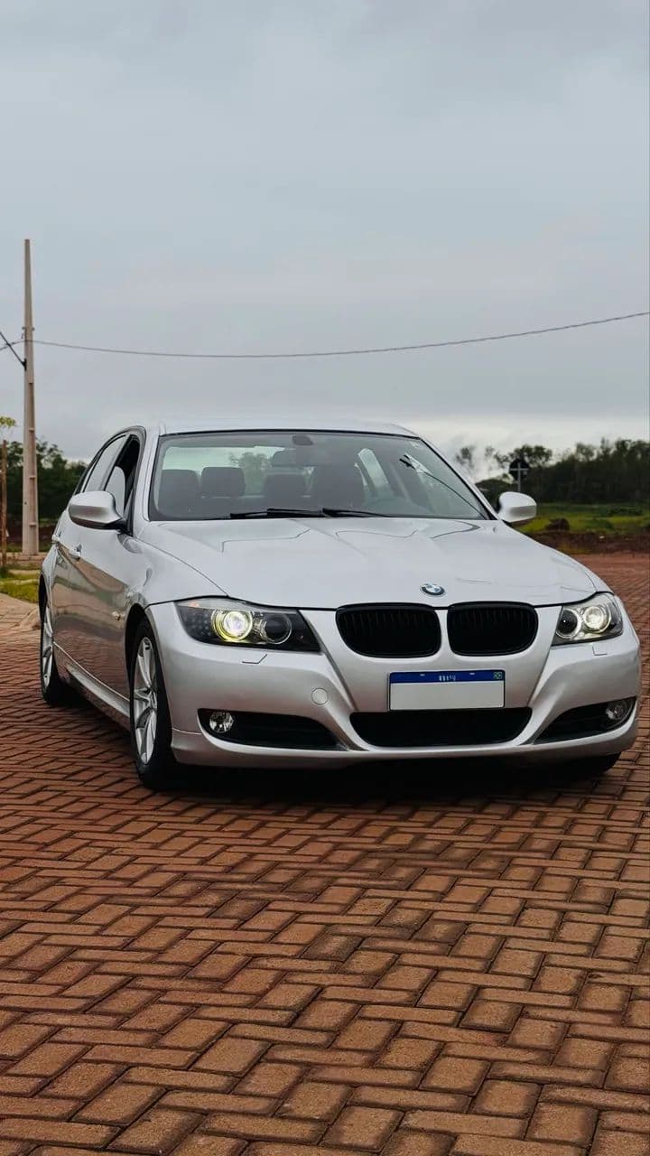 BMW 320I A 2010