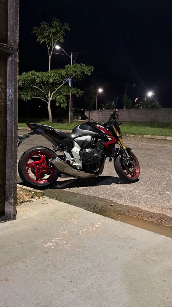 V/T CB1000R 2012