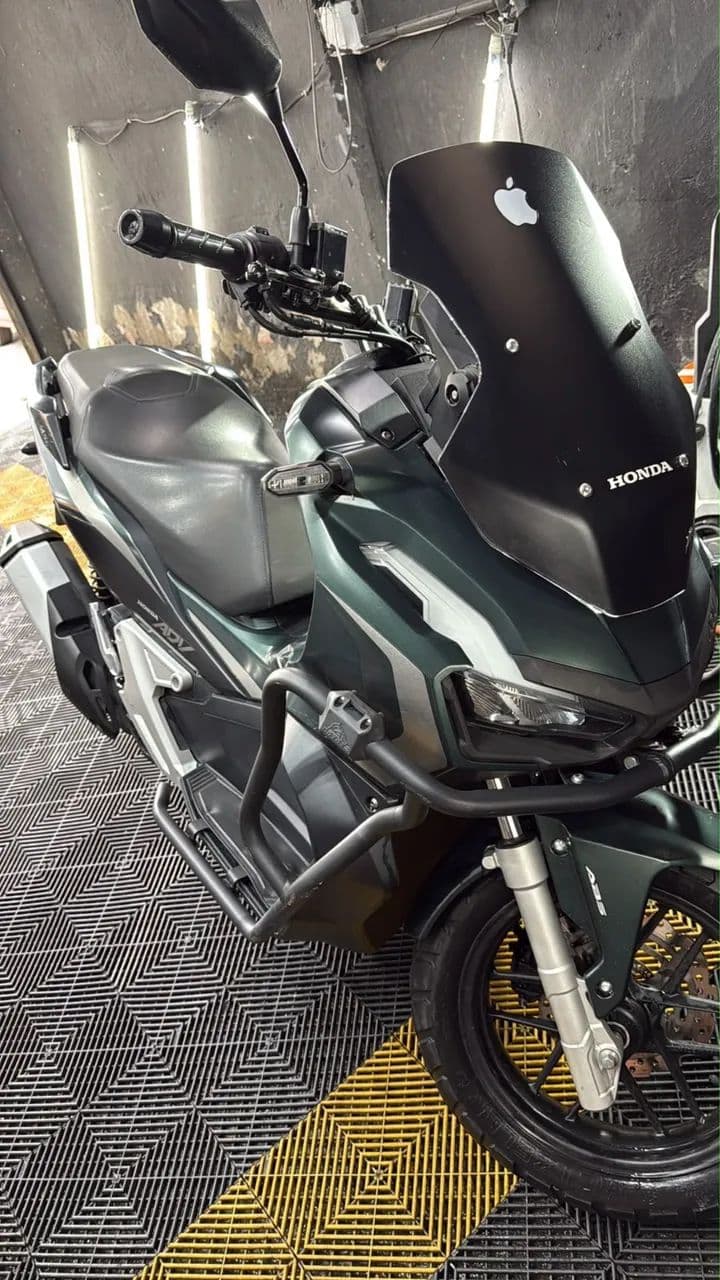 ADV 150 verde 23/24