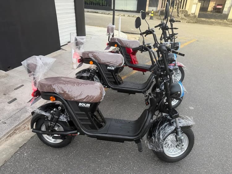 Scoot elétrica modelo x13 