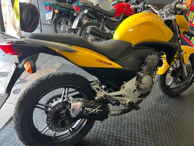 CB 300  2012