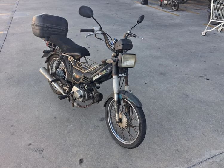 Vendo esta moto Bull 