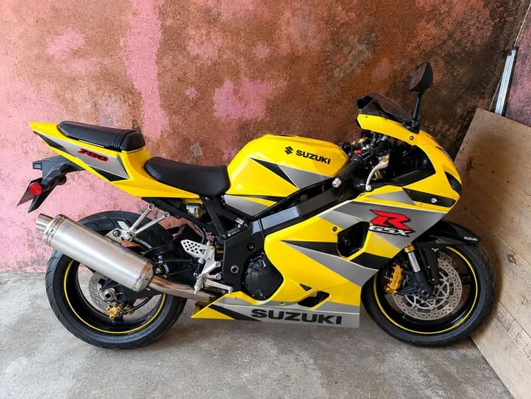Vende-se ou toco 