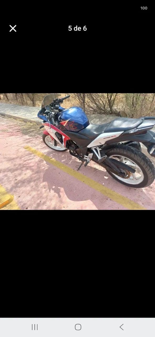 VENDE UMA CBR 250R 