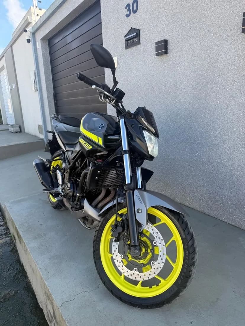 MOTO MT-03 MUITO CONSERVADA