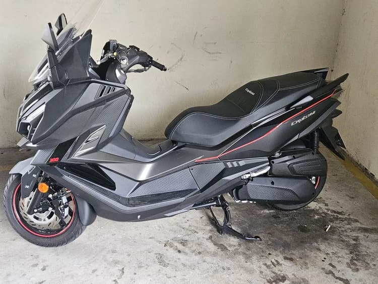 Dafra Cruisym 300 em estado de zero