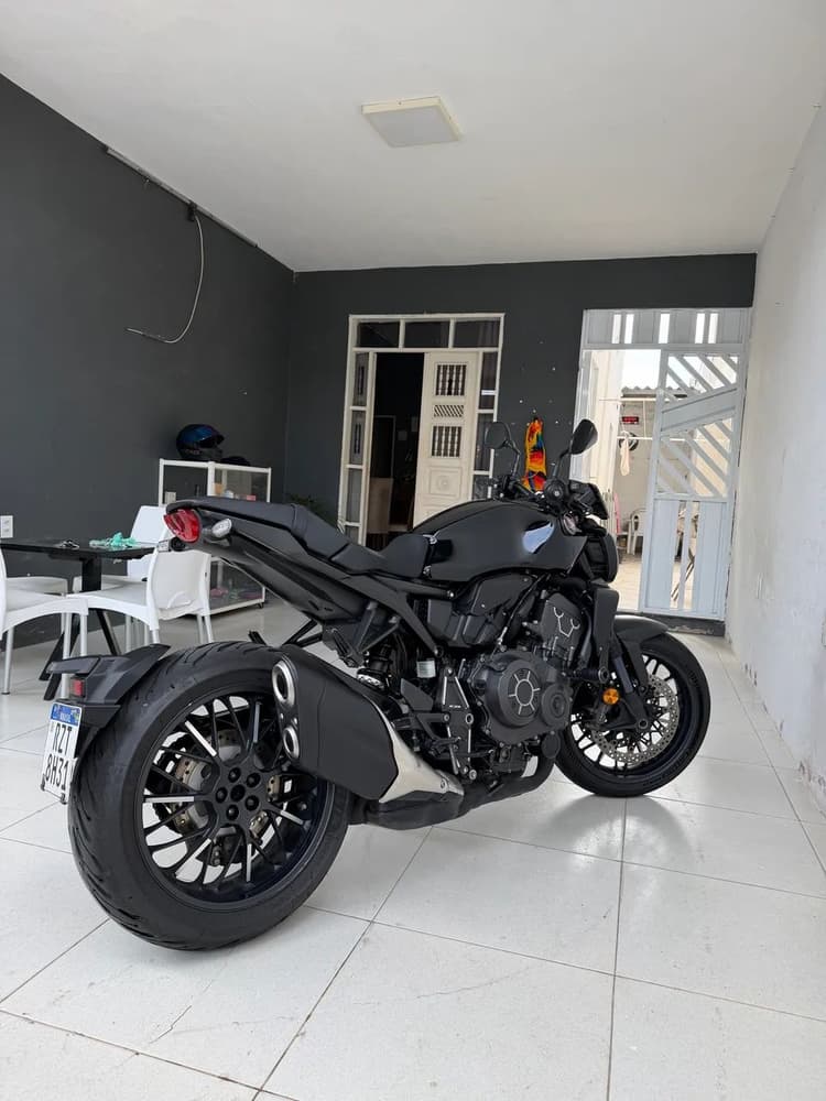 CB 1000 R