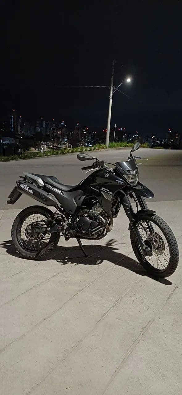 XTZ LANDER 250c