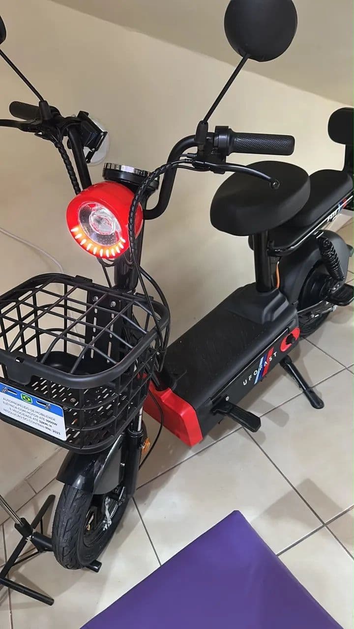 Scooter elétrica 