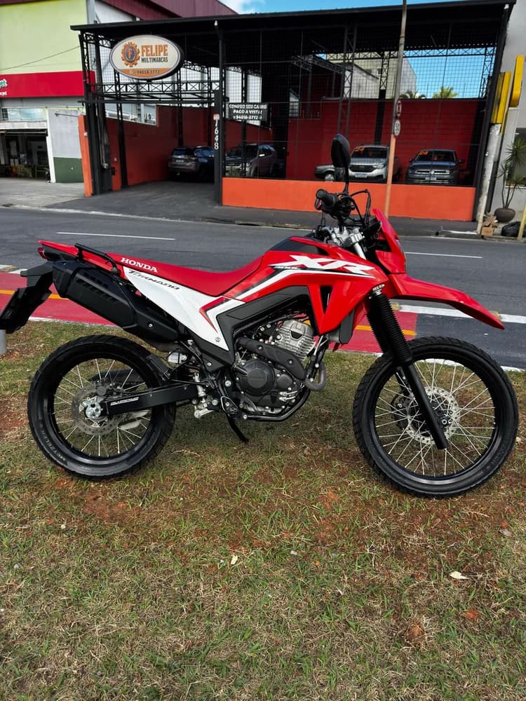Honda XR300 Tornado 2025