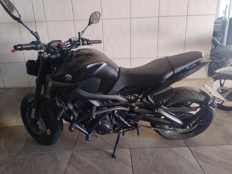 MT09 retirar peças 