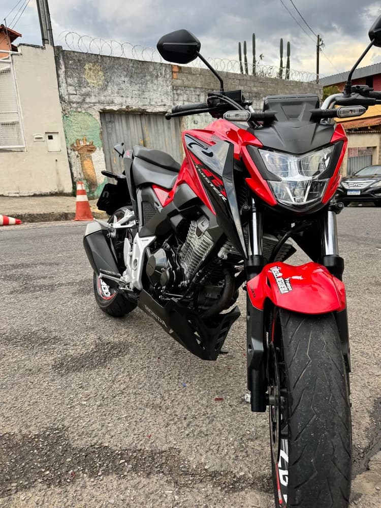 CB 300F 2024 MUITO NOVA 