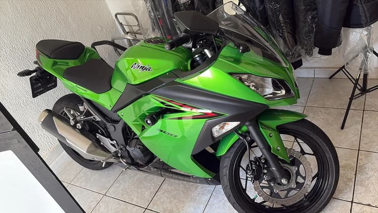 Kawasaki ninja 300