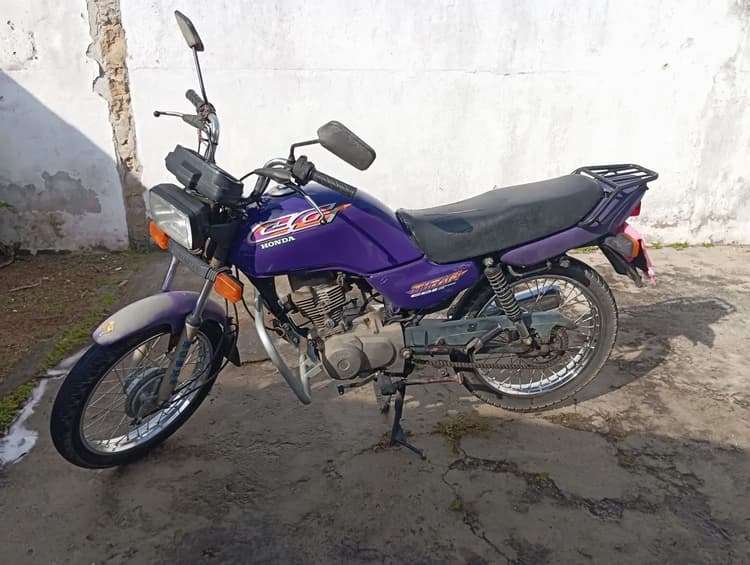 VENDO CG TITAN 1998