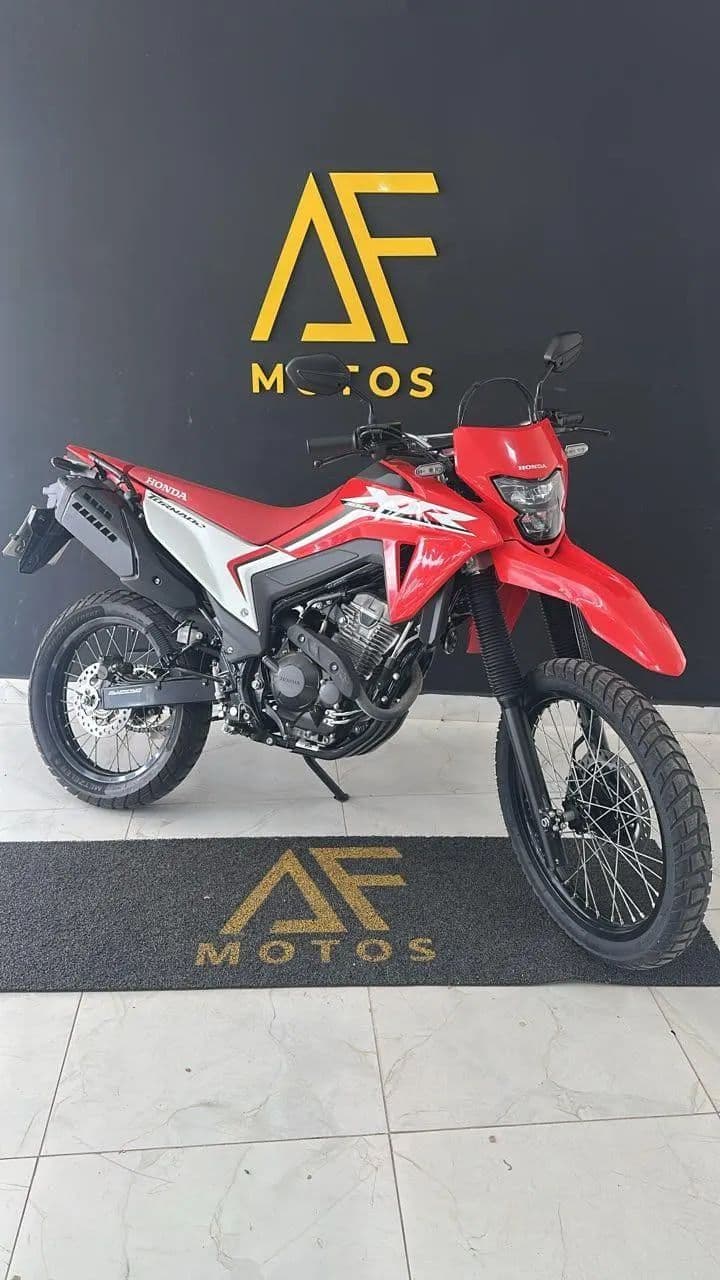 XR 300 VERMELHA 2025/2026