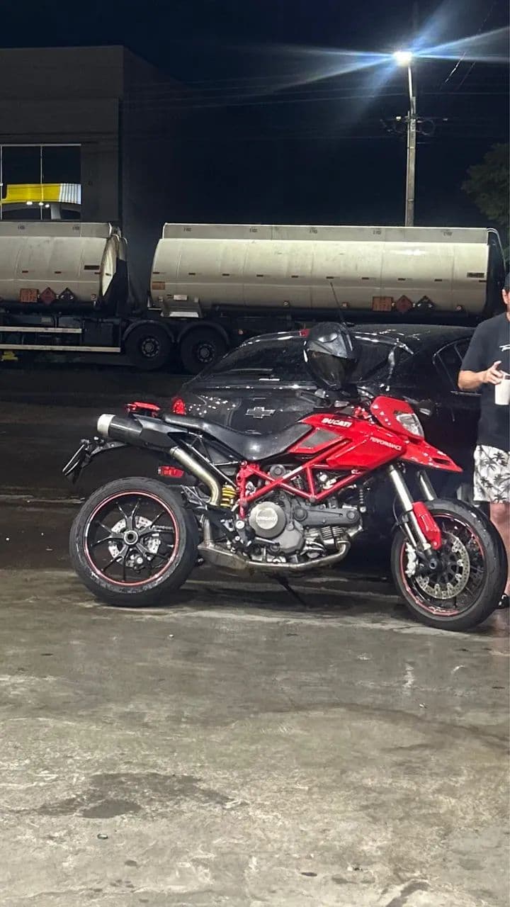 Ducati Hypermotard 800cc
