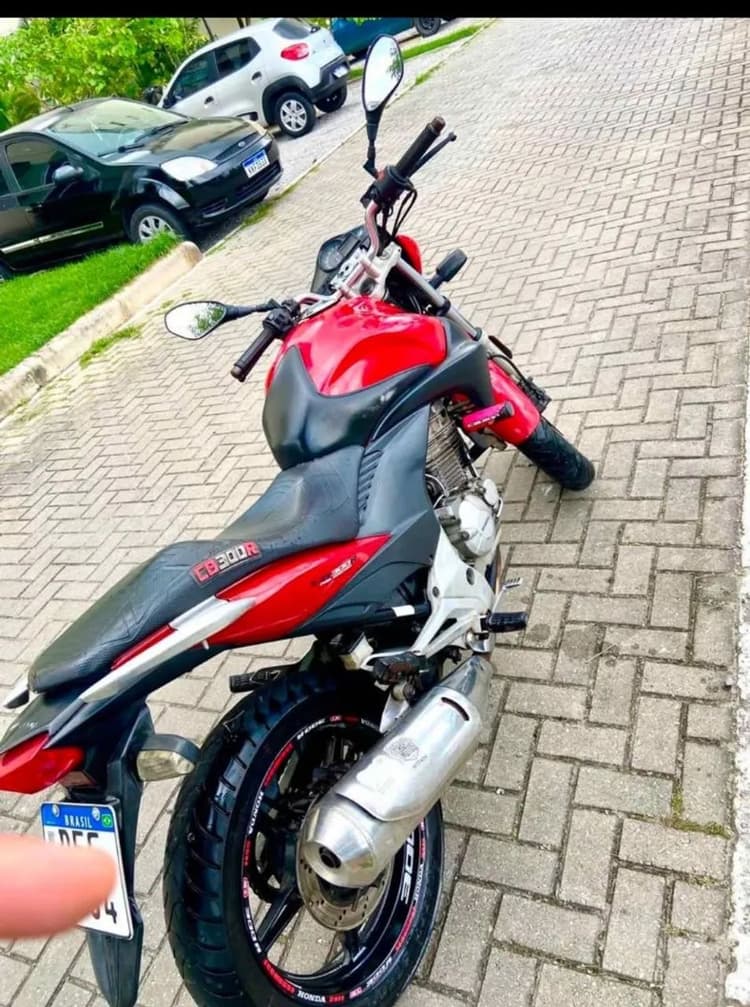 CB300 2012