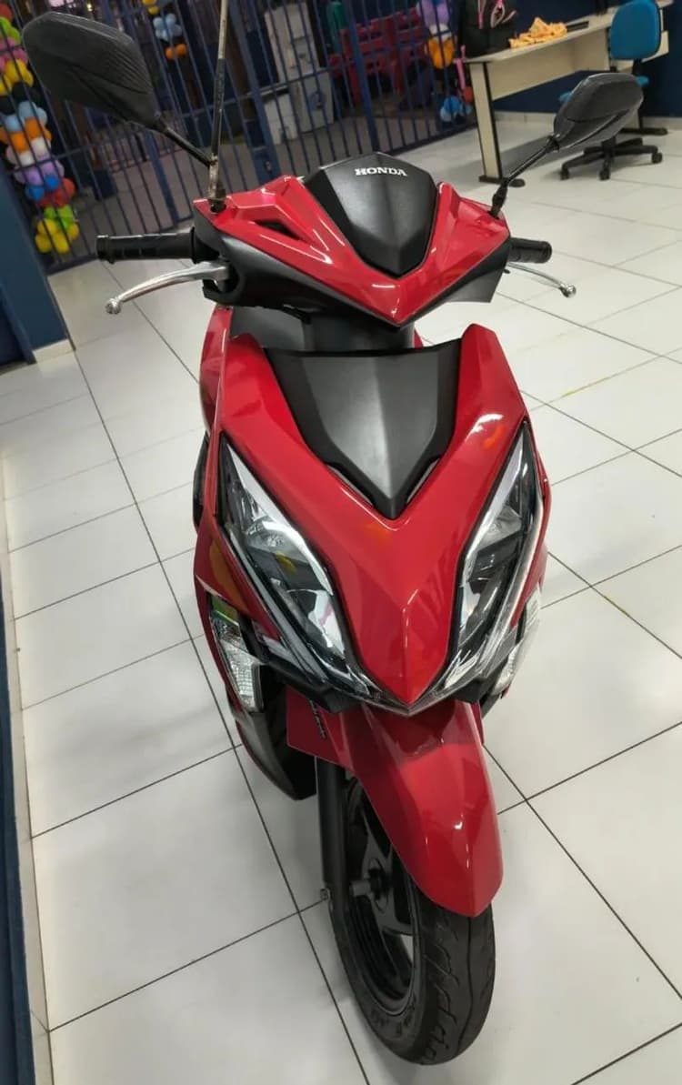 Moto com único dono, revisada,selada e quitada