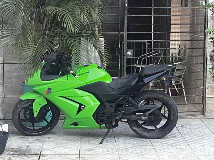 Kawasaki Ninja(LER ANÚNCIO)