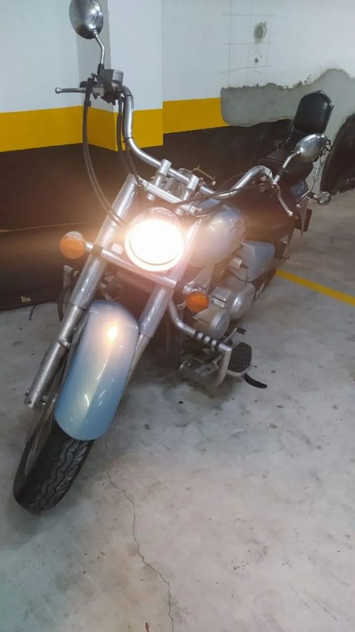 Vendo ou troco shadow 750 cc 