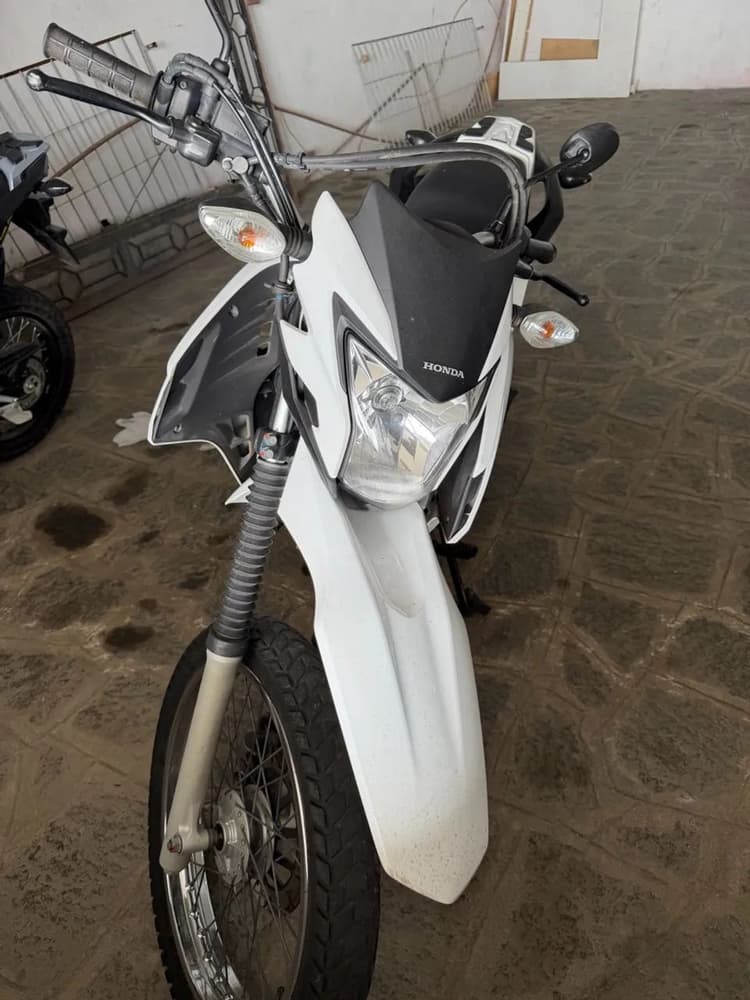 Bros 160 ano 2023