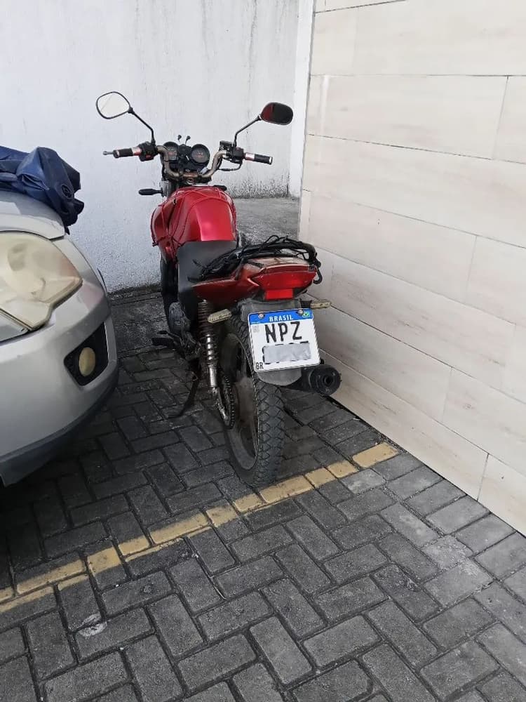 Moto com motor Excelente