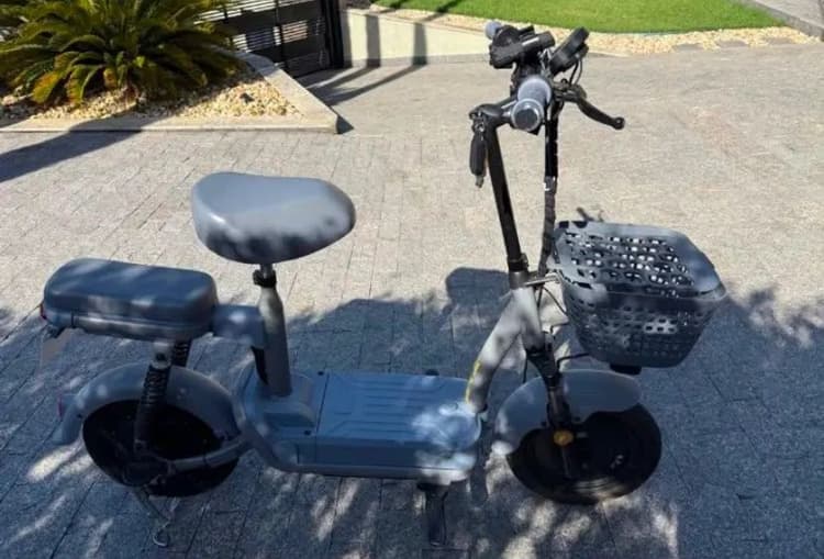 Scooter elétrica 