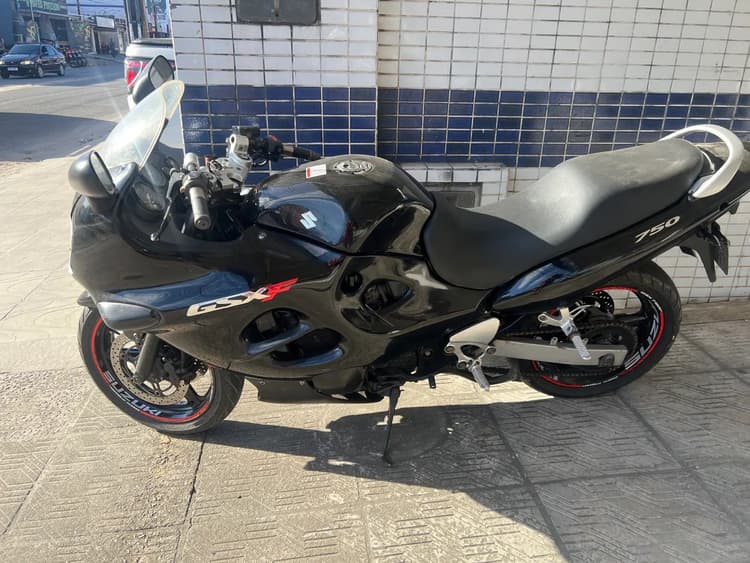 Suzuki GSX 750F