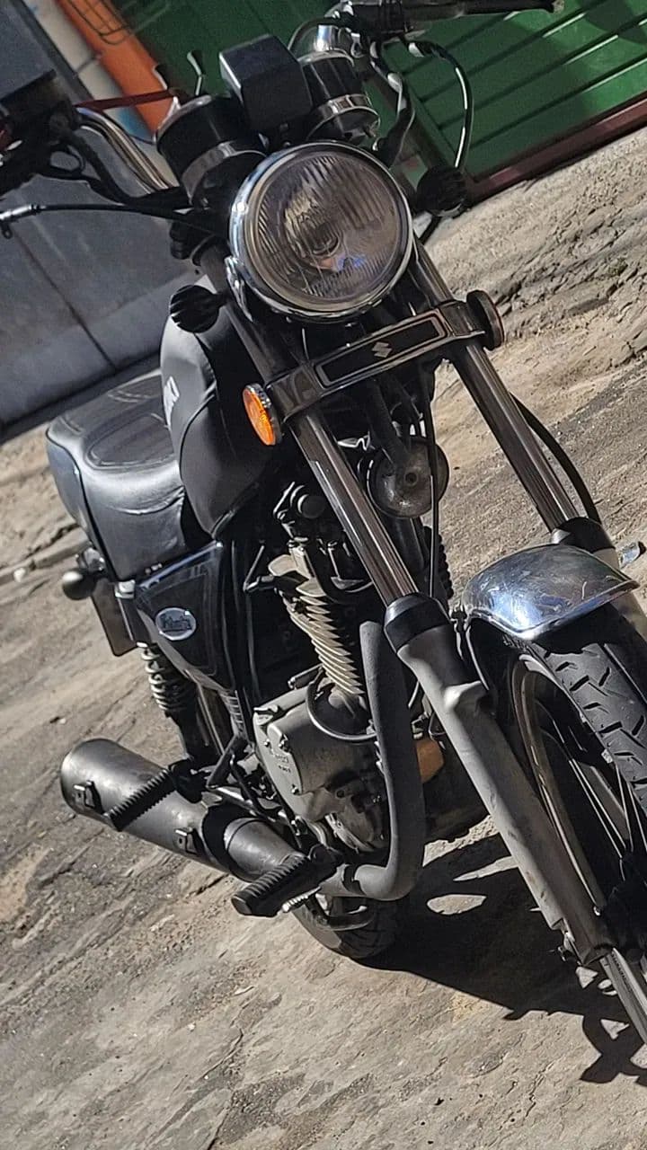 Intruder 125cc 2010/2011