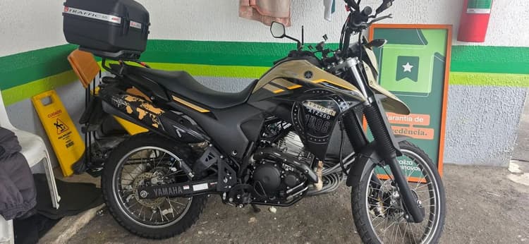 XTZ Lander bege impecavel