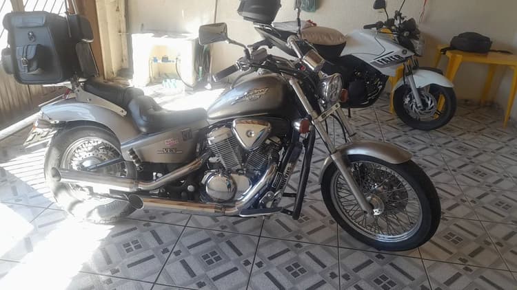Shadow 600 2001 