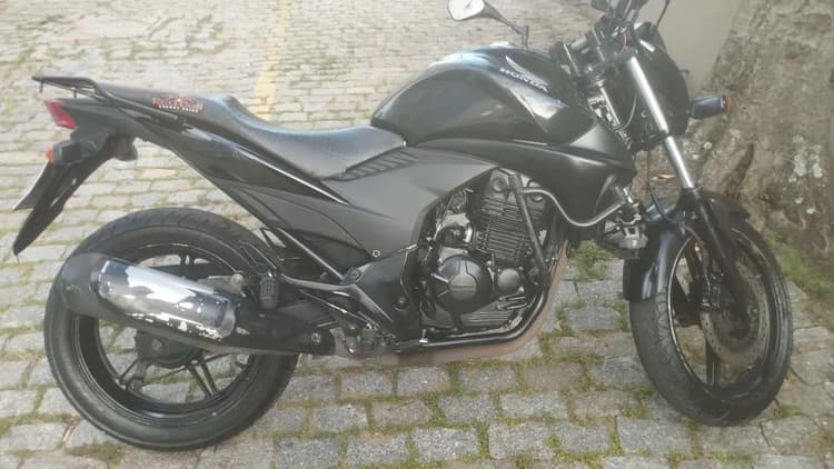 Cb 300 2011