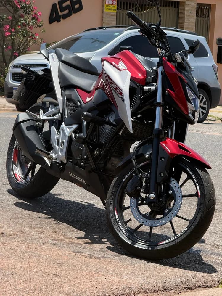 CB 300f 2026