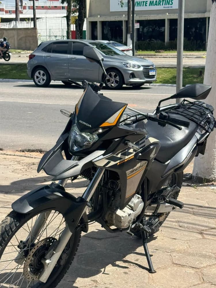 XRE 300 2023