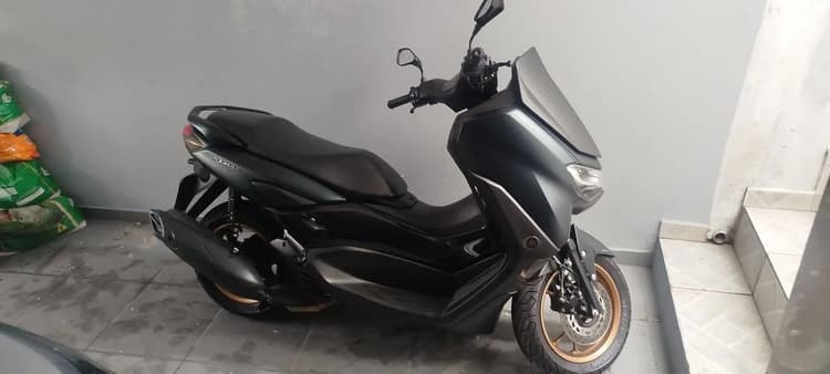 Nmax 2023 verde